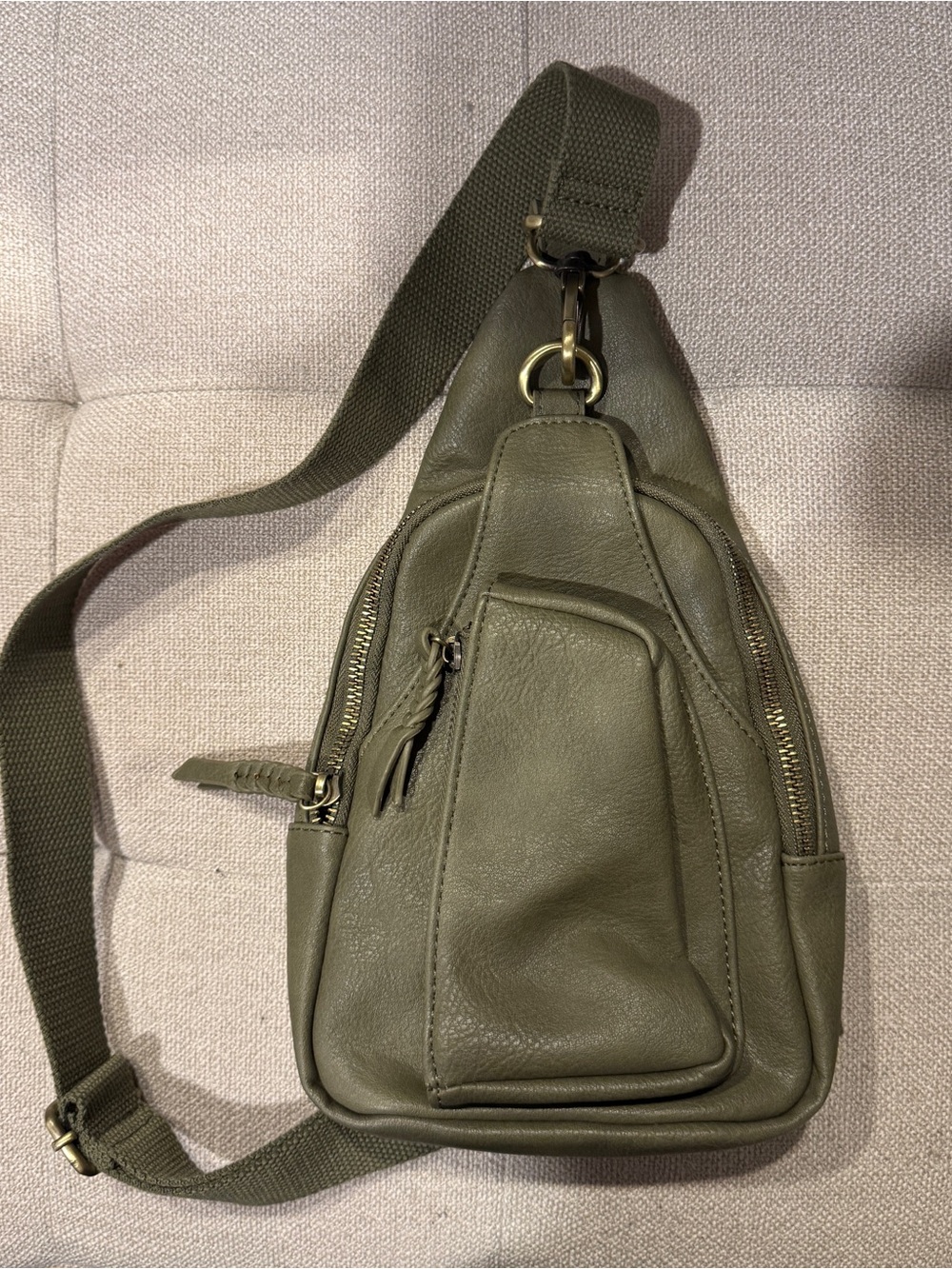 Antik Kraft Olive Green Leather Sling Bag